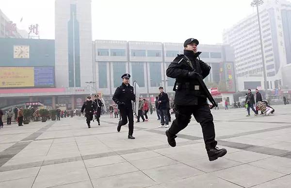 提醒！“上合”期間鄭州交警全員上崗查違法！有人已經(jīng)被處理了！