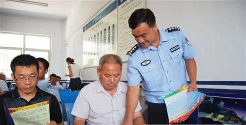 汝南縣交警大隊加強校車駕駛員安全培訓