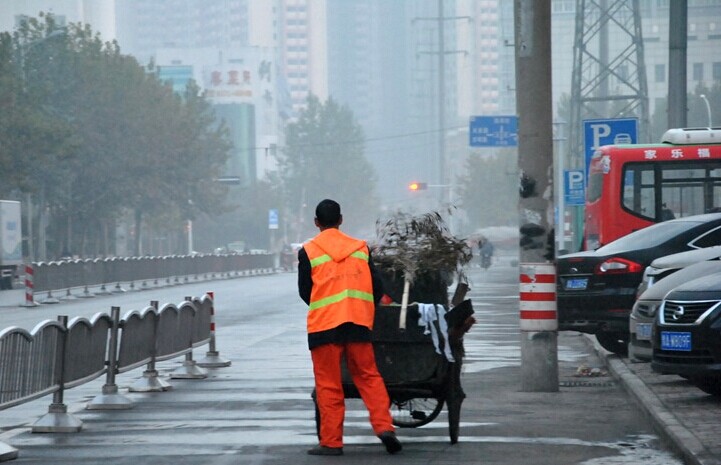 河南第十七屆環(huán)衛(wèi)節(jié)：對“城市美容師”說聲辛苦了！