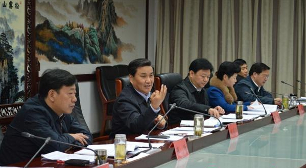 武國(guó)定主持召開(kāi)市政府常務(wù)會(huì)