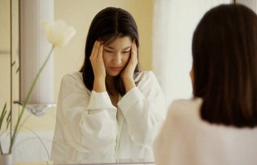 中風(fēng)的頭痛有何不同？中風(fēng)的11個(gè)征兆要牢記！