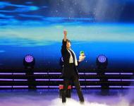 魔術(shù)《雪》的表演者曾榮獲2014年港澳臺(tái)粵魔術(shù)節(jié)冠軍。