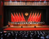 【駐馬店廣視網(wǎng)訊】（記者 冀晴）2月24日上午，中國人民政治協(xié)商會(huì)議第三屆駐馬店市委員會(huì)第五次會(huì)議在市會(huì)展中心隆重開幕。上午9時(shí)，在雄壯的中華人民共和國國歌聲中市政協(xié)三屆五次會(huì)議在市會(huì)展中心開幕。市政協(xié)三屆五次會(huì)議應(yīng)到委員442名，實(shí)到422名，符合法定人數(shù)。