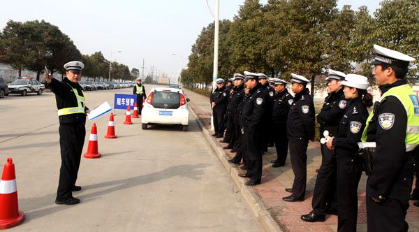  駐馬店舉辦規(guī)范酒駕查處和安全防護工作教官培訓班