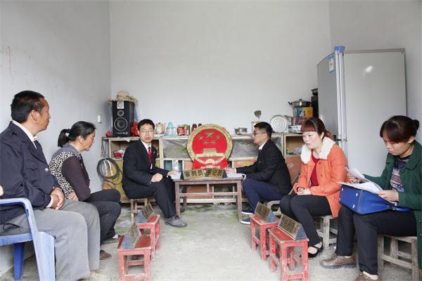 庭審開(kāi)到農(nóng)家院