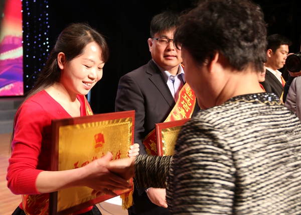 駐馬店廣視網(wǎng)被授予“駐馬店青年五四獎?wù)录w”
