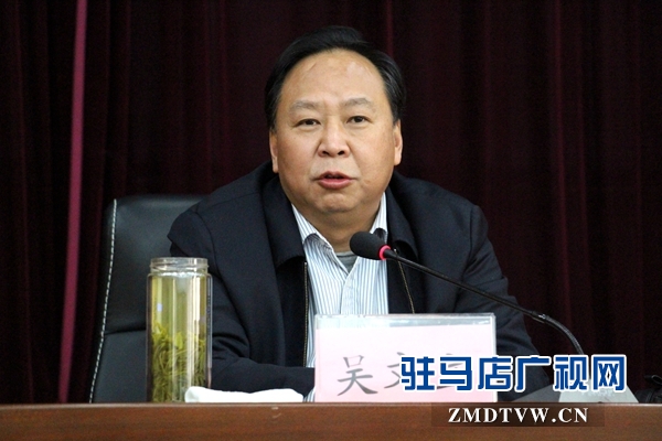 黨組書(shū)記、檢察長(zhǎng)吳文立授課.JPG