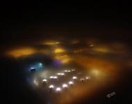 2017年1月3日，夜色下航拍霧霾籠罩的天津。視覺中國