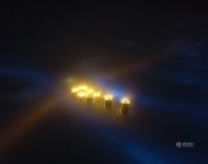 濃濃的霧霾遮住了夜晚的光線，變成幽幽的光影。nico/東方IC