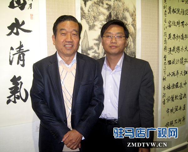 與全國政協(xié)常委、中國書協(xié)主席蘇士澍先生合影.jpg