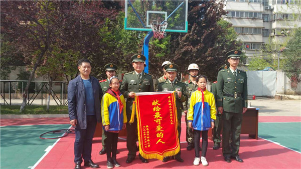 驛城區(qū)消防大隊聯(lián)合駐馬店回族小學開展警營開放日活動