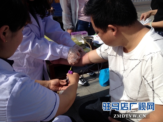 (圖三、志愿者在捐獻(xiàn)造血干細(xì)胞）.jpg