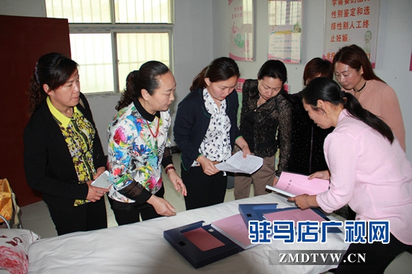 2、省計劃生育藥具調(diào)研組嚴格按照省計劃生育藥具服務(wù)規(guī)范進行考核.JPG