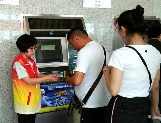 天中義工志愿服務為“創(chuàng)文”增光添彩