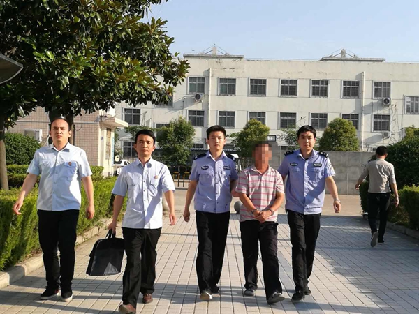 正陽法院吹響“夏季雷霆”執(zhí)行沖鋒號    多年老賴被逮捕