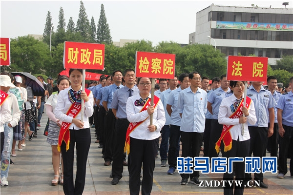 1、檢察院廣場(chǎng)列隊(duì)3069.JPG