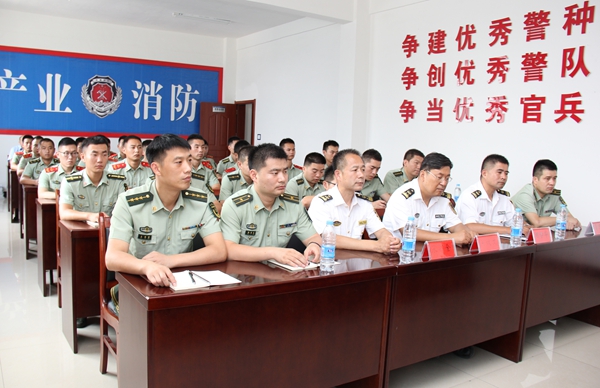 駐馬店消防支隊聯(lián)合多部門開展舟艇駕駛員集中強化培訓