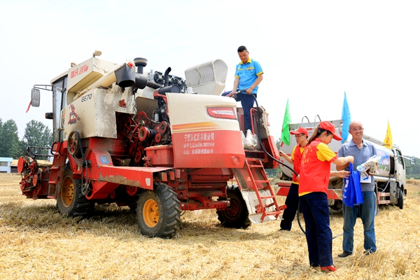 中石油駐馬店分公司降低油價助力“三夏”