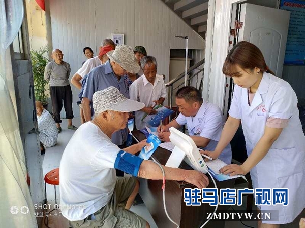 開發(fā)區(qū)民政局對全區(qū)131位特困供養(yǎng)人員開展健康體檢。