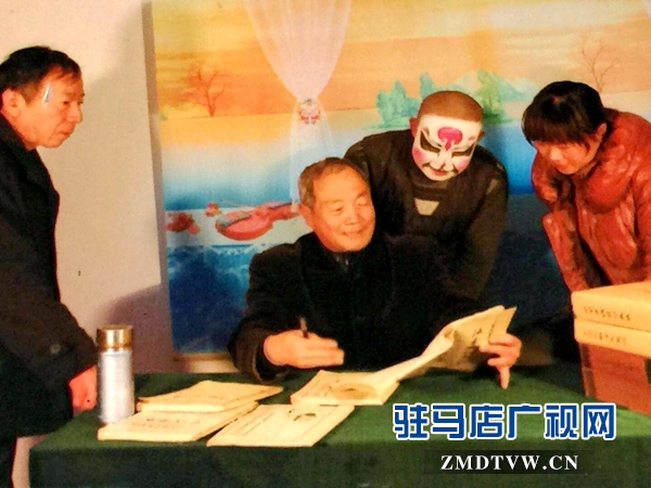 孫三民：奔走鄉(xiāng)間拯救羅卷戲 入選第五批國家級(jí)非遺傳承人
