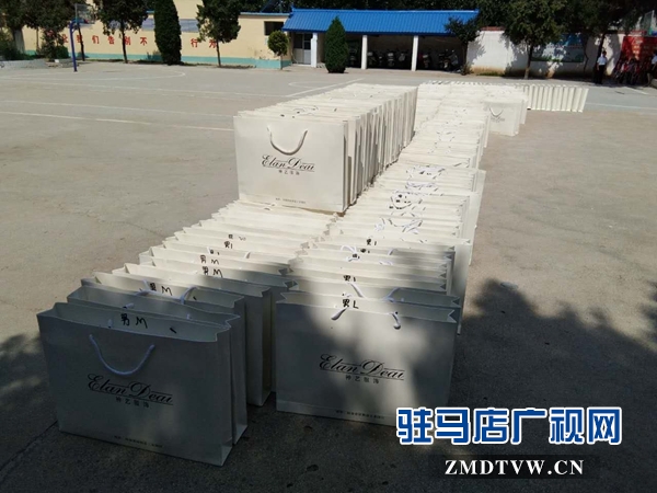 泌陽(yáng)：“衣往情深 愛心傳遞”校服捐贈(zèng)助學(xué)活動(dòng)