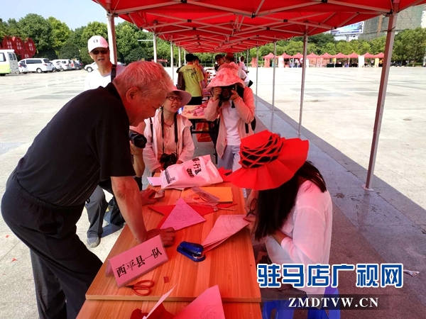 駐馬店舉行“天中書會(huì)”和“多彩非遺”剪紙大賽