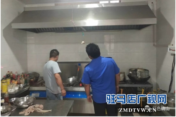 確山縣綜合執(zhí)法局：向餐飲油煙說“不”！