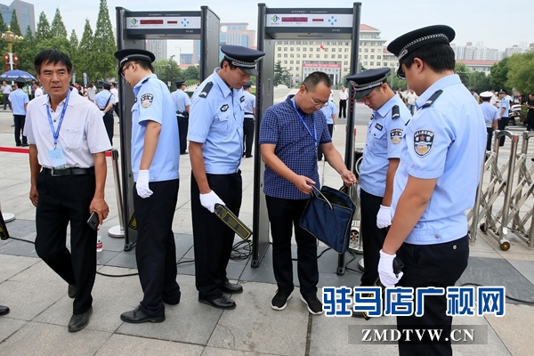 駐馬店警方多措并舉 確保中國農加工洽談會順利召開