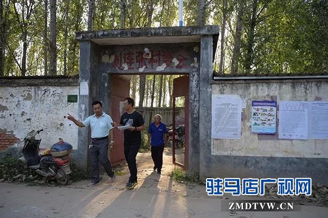上蔡第一書記李紅杰義務代課一年多