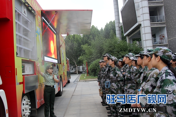 &ldquo;消防進(jìn)軍訓(xùn)&rdquo;走進(jìn)黃淮學(xué)院 500余名師生齊修防火寶典