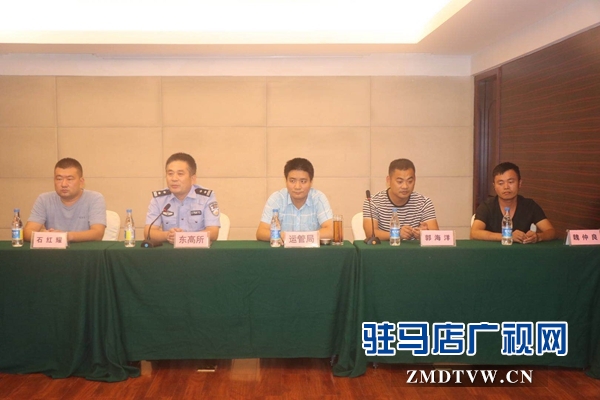 市運管、東高分局交警大隊聯(lián)合開展貨車駕駛員安全警示教育活動