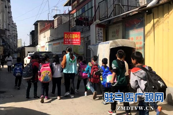 藍色港灣小區(qū)內(nèi)多家培訓輔導班噪音擾民惹人煩