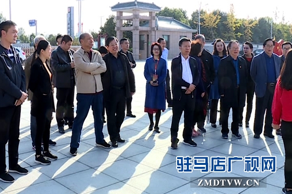 第八屆黃河戲劇節(jié)專(zhuān)家評(píng)委團(tuán)來(lái)西平縣參觀(guān)考察.jpg
