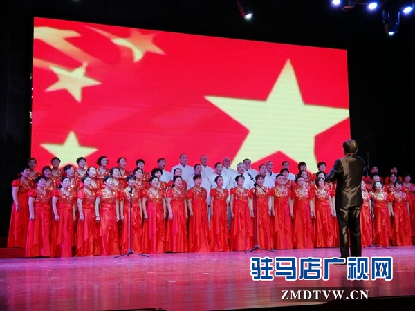 駐馬店市直老干部活動中心各個(gè)藝術(shù)團(tuán)載歌載舞迎新春