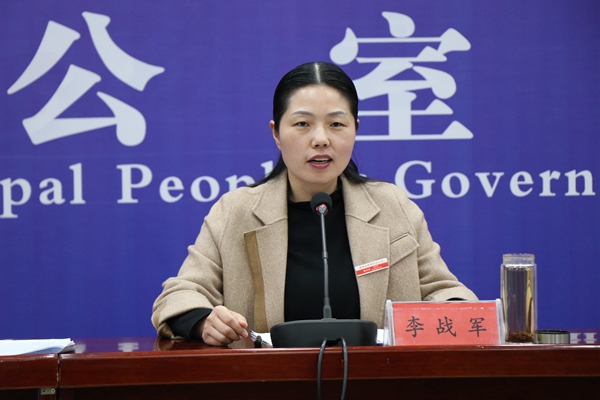 駐馬店打造“一條有溫度的熱線” 24小時(shí)接聽(tīng)市民電話