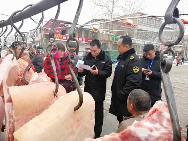 【網(wǎng)絡(luò)祝年】西平縣堅(jiān)強(qiáng)市場(chǎng)監(jiān)管 確保群眾舌尖上的平安