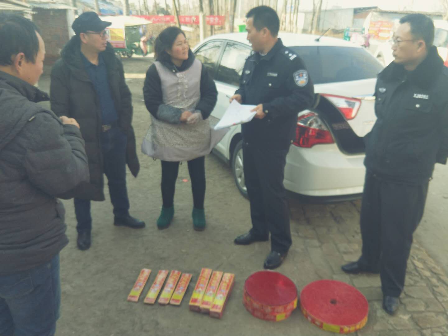 駐馬店?yáng)|高派出所社區(qū)民警繳獲危爆物品