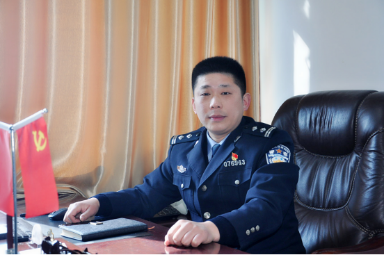 【人物專訪】周高峰：不忘初心為人民 驍勇善戰(zhàn)保平安