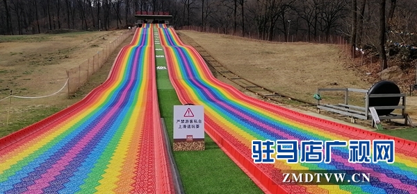  天氣轉暖 金頂山迎來春游小高峰