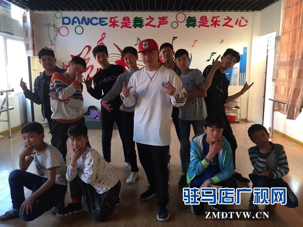 愛心舞者趙威 用行動把愛傳遞