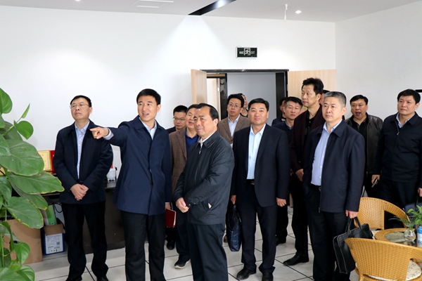 戚存杰調(diào)研駐馬店市媒體融合發(fā)展工作