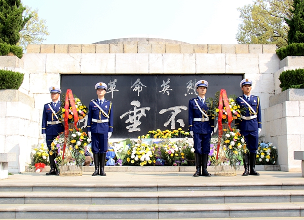 駐馬店市消防救援支隊組織開展緬懷先烈活動