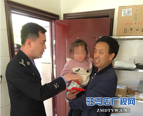 三歲女孩丟失，多虧東高民警幫忙