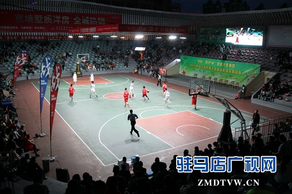 全市男籃聯(lián)賽開戰(zhàn) 23支球隊(duì)爭奪10萬獎(jiǎng)金