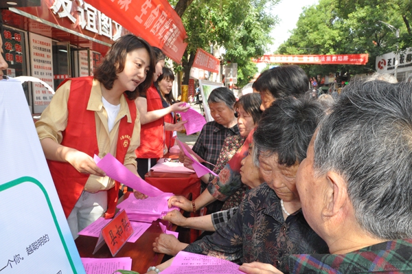 正陽縣開展5.25心理咨詢?nèi)栈顒?></a></p>
		                <div   id="1vlzhd5"   class=