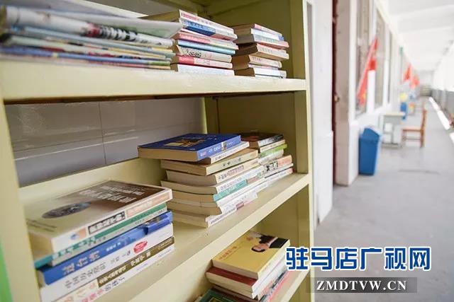 華錄集團(tuán)向上蔡學(xué)子捐贈2000冊（套）圖書