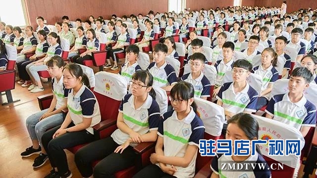 華錄集團(tuán)向上蔡學(xué)子捐贈2000冊（套）圖書