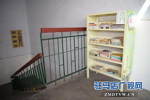 華錄集團(tuán)向上蔡學(xué)子捐贈2000冊（套）圖書