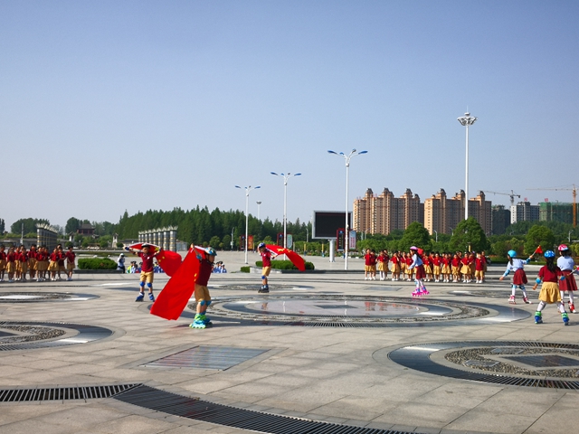 正陽(yáng)縣千人同唱《我和我的祖國(guó)》