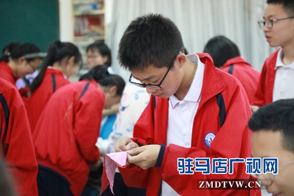 駐馬店市實(shí)驗(yàn)中學(xué)師生“體驗(yàn)式”過端午 感受傳統(tǒng)節(jié)日魅力
